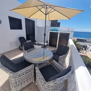 B16 Caleton Blanco Puerto del Carmen (Lanzarote)